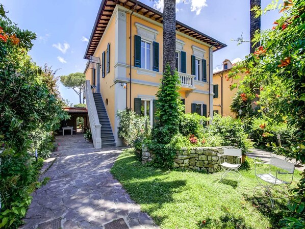 Holiday Home Exterior [summer]
