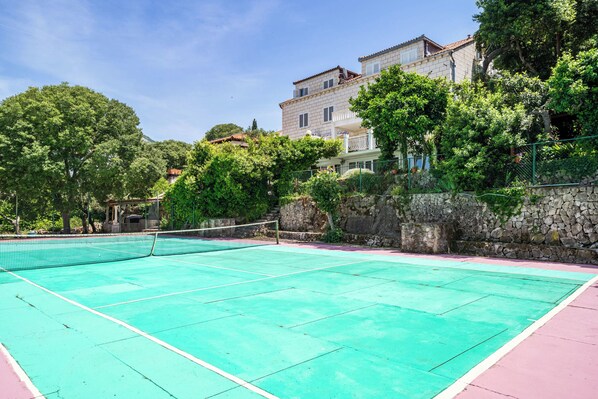 Sport court