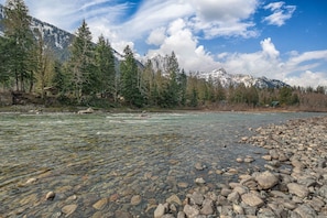 Skykomish River in winter