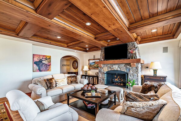 Bluebird-Penthouse-8