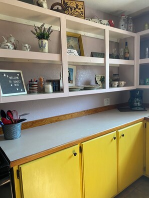 Such a cute and fun kitchen!! 