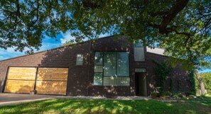 Welocome to the BOHO! The Post Oak will provide the shade.