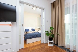 Entrance to the bedroom.