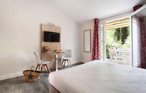 Enjoy the warm and cozy decor. Bedding configurations vary.