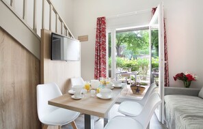There’s room for everyone at the dining table.