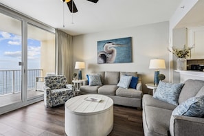 Gulf View Living Room with Sleeper Sofa