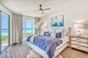 Sleep Soundly in the Gulf-Front Primary King Suite!