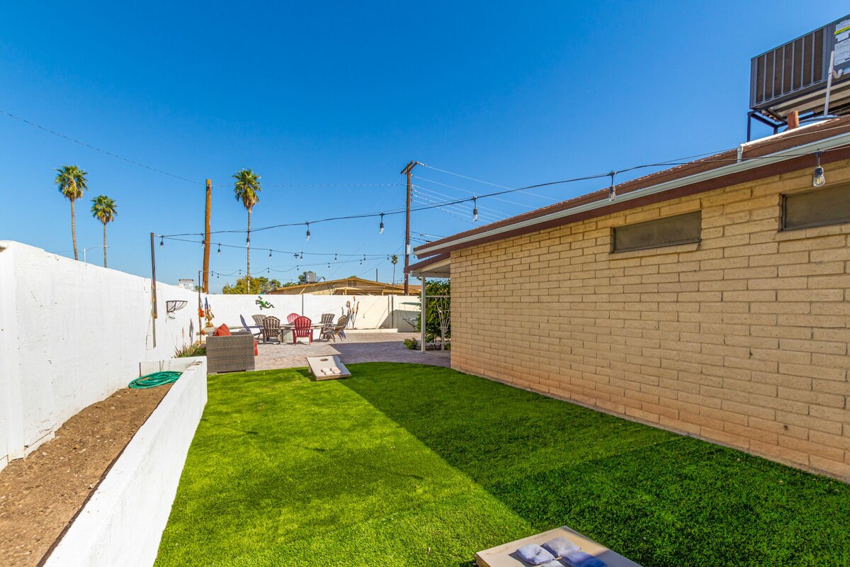 NEW 3 BR Home – Private pool & Backyard OASIS with BBQ Grill, Firepit, Turf