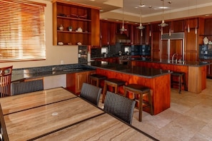 Sea Breeze Manor: This gorgeous, well-stocked kitchen makes whipping up a meal easy and convenient.