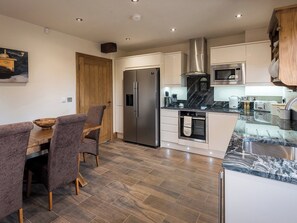 Kitchen | Sycamore Barn - Hargreaves Head Holiday Cottages, Northowram, near Halifax 
