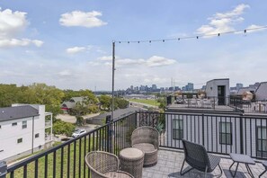 Enjoy a beautiful Nashville skyline sunset before heading out to Broadway just minutes away.