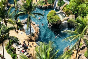 Relaxing pool