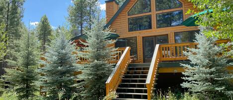 Welcome to Secluded Spruce! Just steps away from the national forest!!