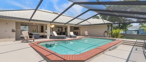 Welcome to Surfside Beach House - What could be better than your own, private pool? You're going to enjoy every minute of your vacation!