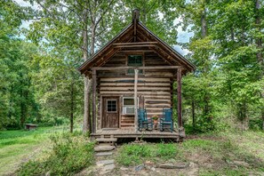 Authentic Log Cabin (2)