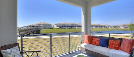 Spacious balcony with lakeview