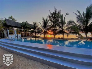 Asante Sana Beach Cottages Sunset