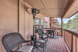 Tri-Level Wraparound Deck | Near Golf & Trails | Small Steps Required for Access