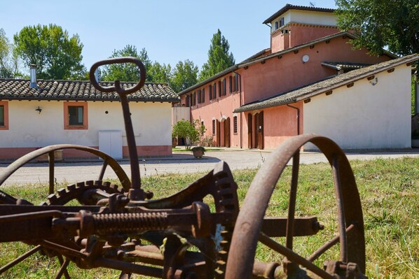 Building Exterior, Main Entrance, Outdoor