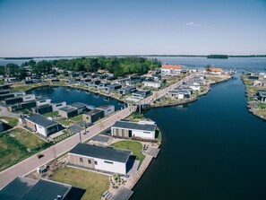 Wasser, Himmel, Gebäude, Azurblau, Urban Design, See, Küsten Und Ozeanische Forms, Stadtbild, Dock, Haus
