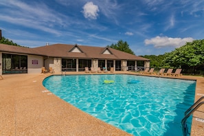 Outdoor seasonal salt water pool!!