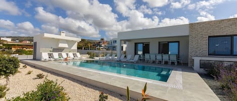 Luxury Paphos Villa | Villa Adaris | 5 Bedroom Villa | Private Swimming Pool | Sea Views