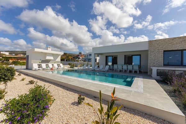 Luxury Paphos Villa | Villa Adaris | 5 Bedroom Villa | Private Swimming Pool | Sea Views