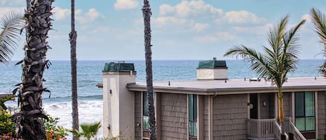 Watch the sailboats and surfers from your balcony!