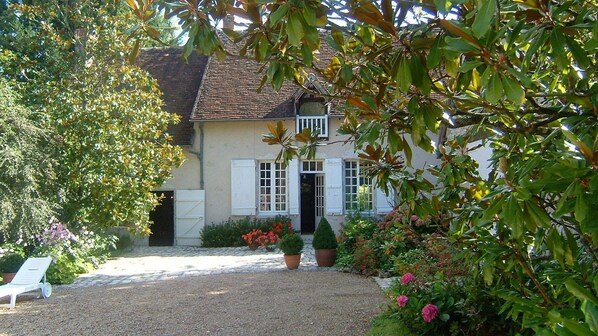 Le Vieux Pressoir : l'entrée de la maison