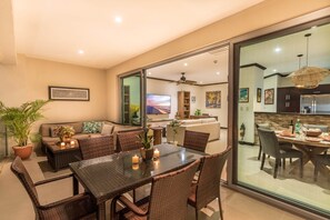 702s Furnished Balcony