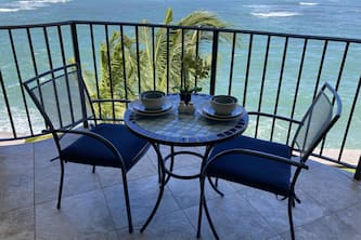 STUNNING OCEANFRONT TOP FLOOR CONDO