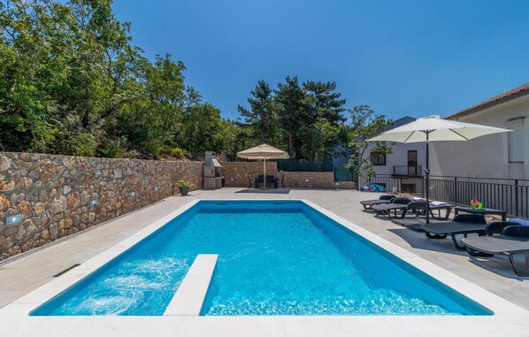 pool