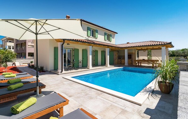 pool