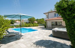 pool