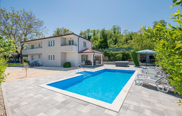 pool