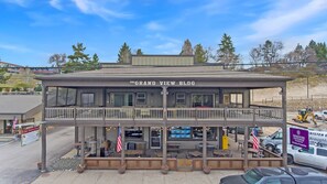 The Glieden Lodge at The Historical Grand View Building on Bigfork Bay