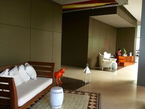 Sala de estar en el lobby