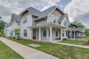 The paved walkways throughout the neighborhood are ideal for a morning stroll.