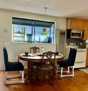 Dinning room table. 