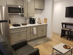 Gas cooktop, dual Keurig and drip coffee maker