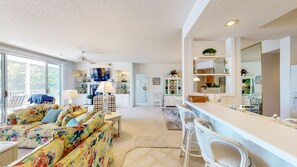 Living area and breakfast bar