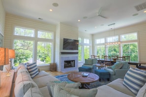 Sun, Sea and Stars features shiplap walls, high ceilings, white oak floors and terrific natural light.