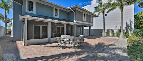 Sarasota Vacation Rental | Studio | 1BA | 790 Sq Ft | Step-Free Access