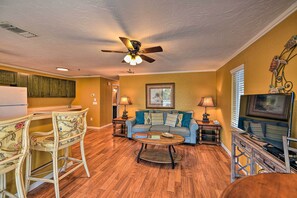 Living Room | Smart TV