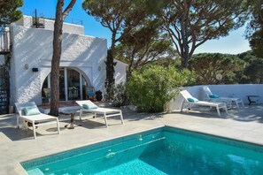 Villa with sea views.Capacity 7-8 people. Pool.A/C.Wifi-SA PUNTA COSTA BRAVA