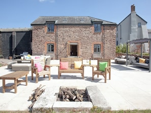 Outdoor area | The Cow Shed - Westpitt Farm, Butterleigh, near Tiverton