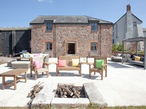 Outdoor area | The Cow Shed - Westpitt Farm, Butterleigh, near Tiverton