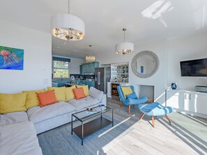 Open plan living space | Glan Y Mor, Aberdyfi