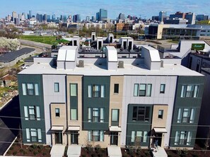 The property is the center home and boasts amazing views of Downtown Nashville