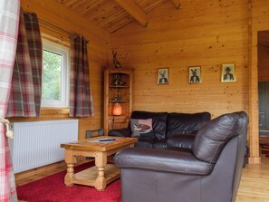 Living room/dining room | Reynard’s Retreat - Coplow Cabins, Billesdon, near Leicester